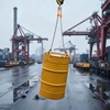 image:imageVEVOR Chain Drum Lifter G80 Drum Lifting Chain Sling with Thickened Security Hook 2000LBS Capacity 16ft Long Sturdy Drums Handling Equipment Carbon Steel Barrel Lifter for Plastic amp Metal Drums16ft